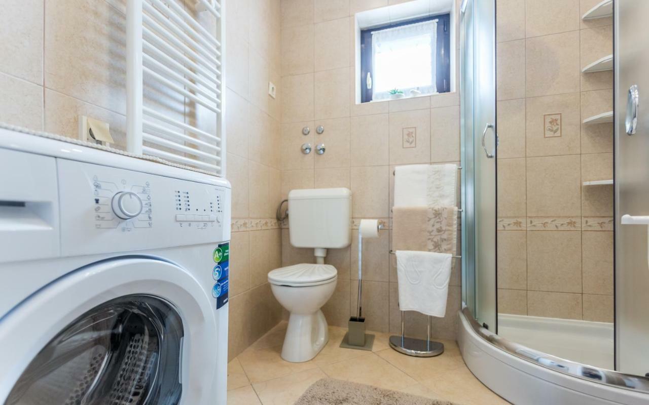 Apartment Smilja Malinska Esterno foto