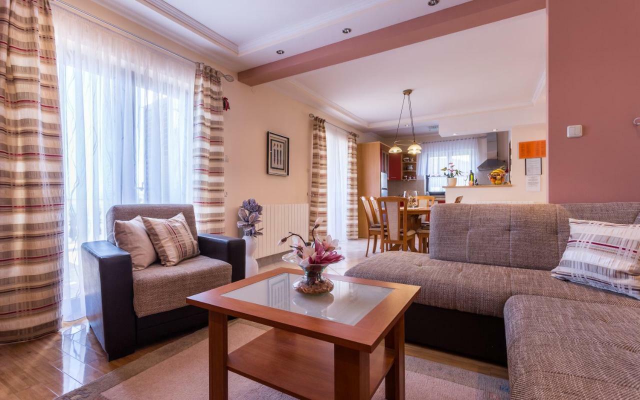 Apartment Smilja Malinska Esterno foto